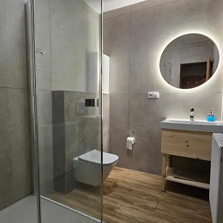 尤斯蒂膳食公寓酒店 招待所 Trstená