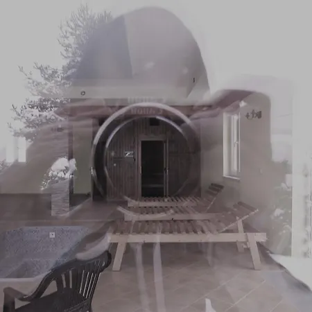 尤斯蒂膳食公寓酒店