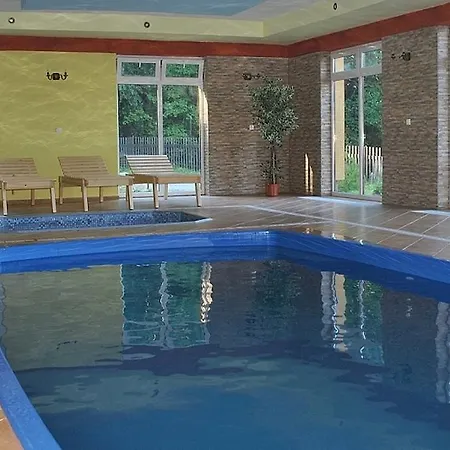 尤斯蒂膳食公寓酒店 招待所