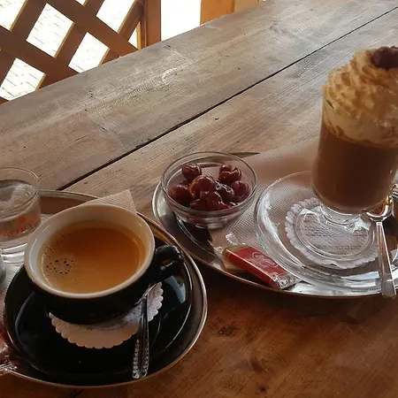 尤斯蒂膳食公寓酒店 招待所 2*